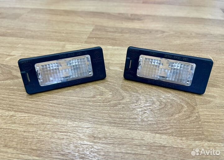 Плафон освещения номерного знака Skoda Octavia a7