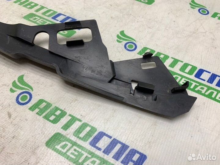 Кронштейн фары передний левый Volvo V50 универсал