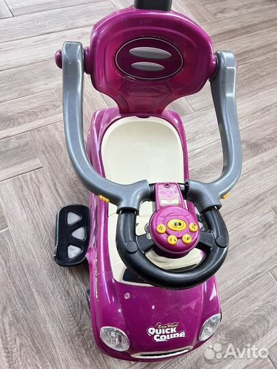 Машинка каталка с ручкой