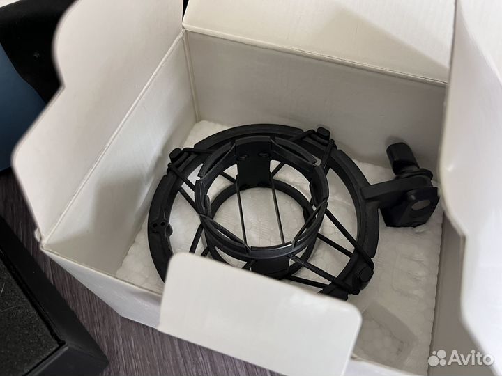 Студийный микрофон audio technica AT4050