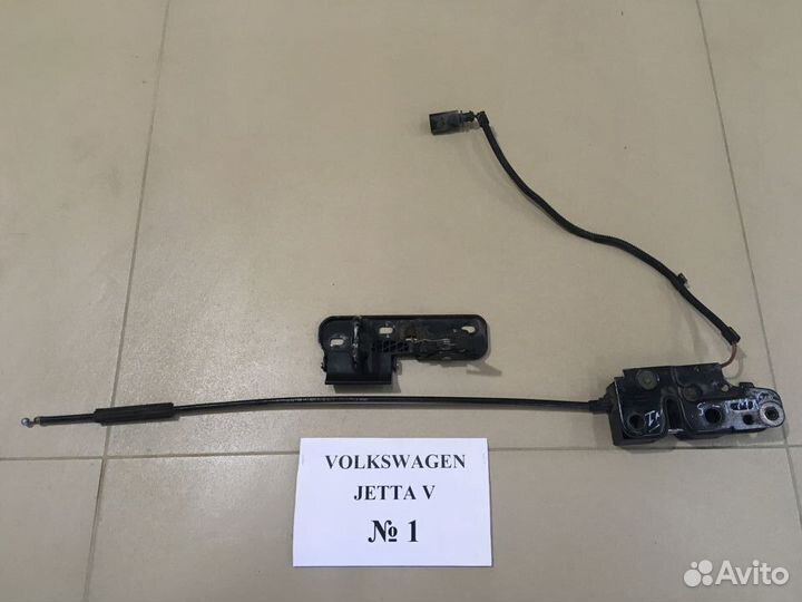 Замок и амортизатор капота Volkswagen Jetta 5