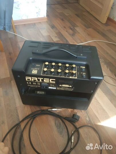 Гитарный комбоусилитель