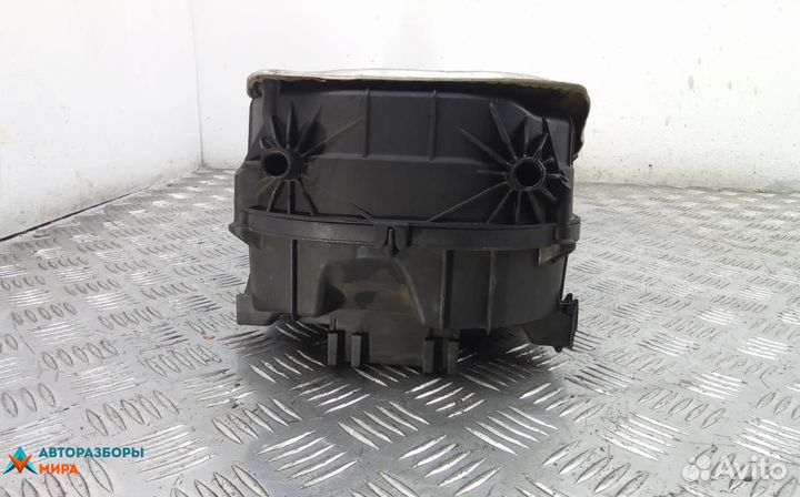 Корпус воздушного фильтра Mercedes-Benz C-Класс
