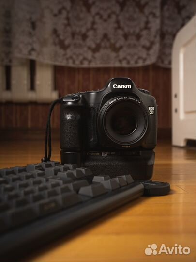 Canon EOS 5D с батарейным блоком