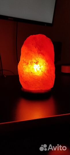 Солевая лампа из розово-красной соли бу