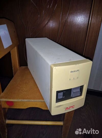 Рабочий ибп APC Back-UPS 650