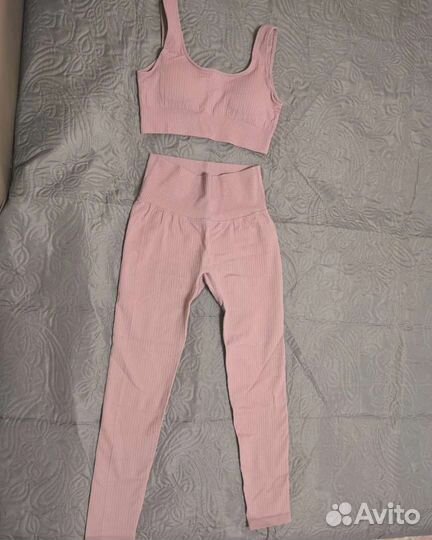 Костюм для фитнеса женский