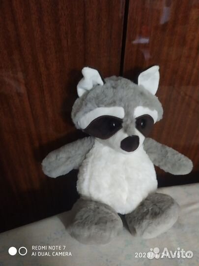 Игрушка енот