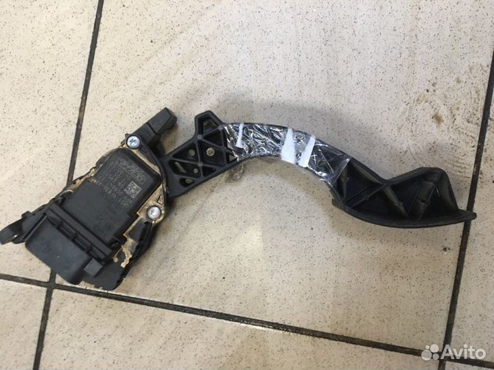 Педаль газа Ford Focus 2