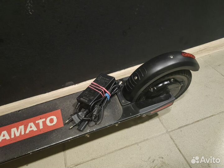 Электросамокат yamato 0809