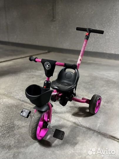 Детский велосипед с ручкой