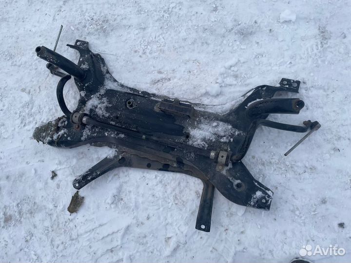 Подрамник передний Митсубиси Эклипс Кросс