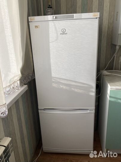 Холодильник бу indesit