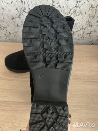 Женские ботинки