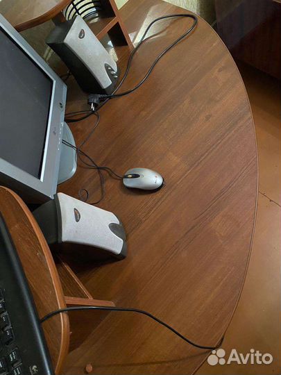 Компьютерный стол