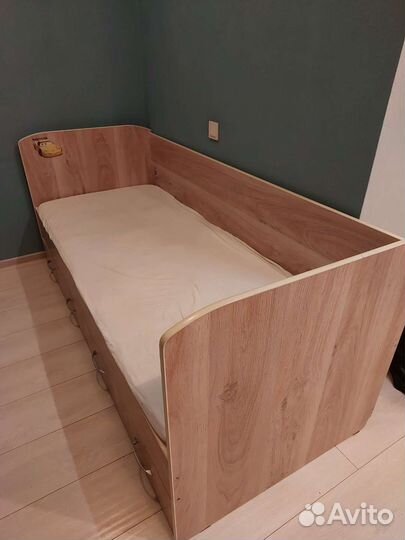 Детская кровать с матрасом и чехлом