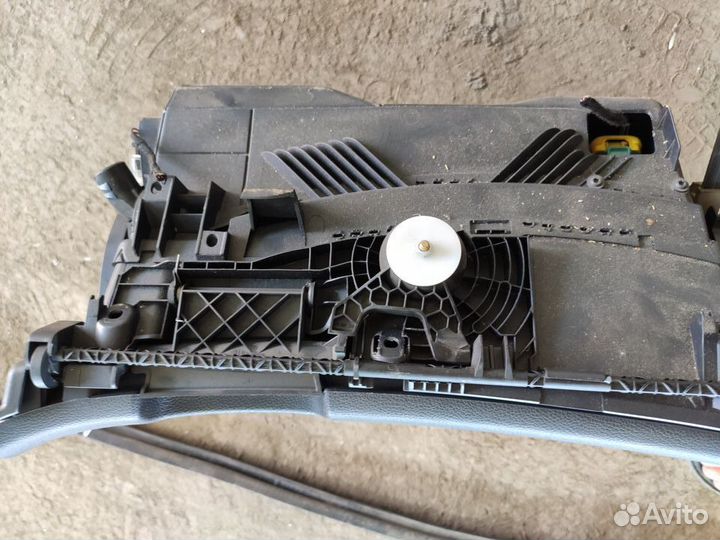 Бардачок Skoda Octavia A5 2012