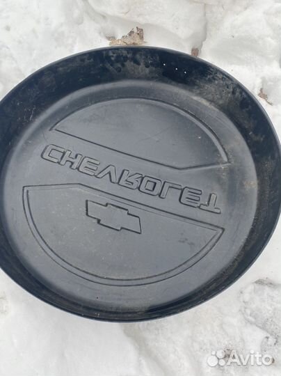 Колпак запасного колеса для нива шевроле