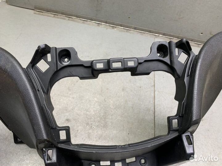 Накладка консоли центральная Hyundai Solaris GI