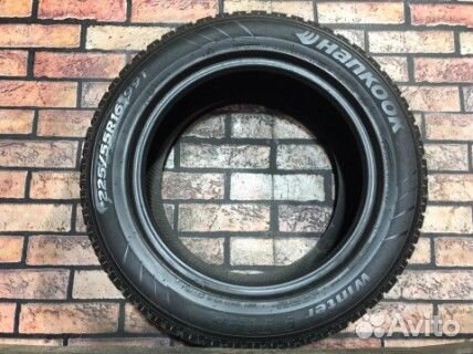 Hankook Winter I'Pike 225/55 R16