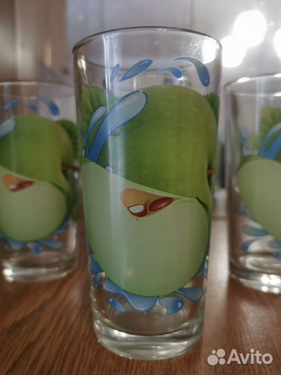 Набор стеклянных стаканов