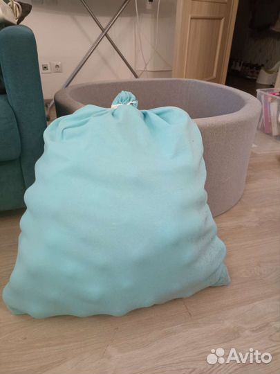 Сухой бассейн с шариками нежный