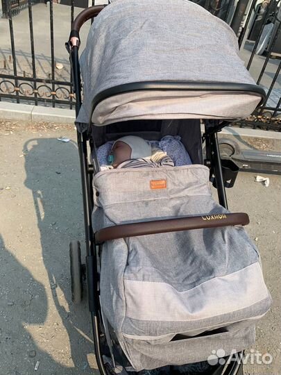 Прогулочная коляска