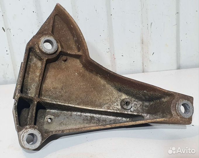 Кронштейн опоры АКПП левый Audi, Volkswagen