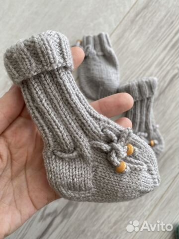 Вязанные носочки на малыша