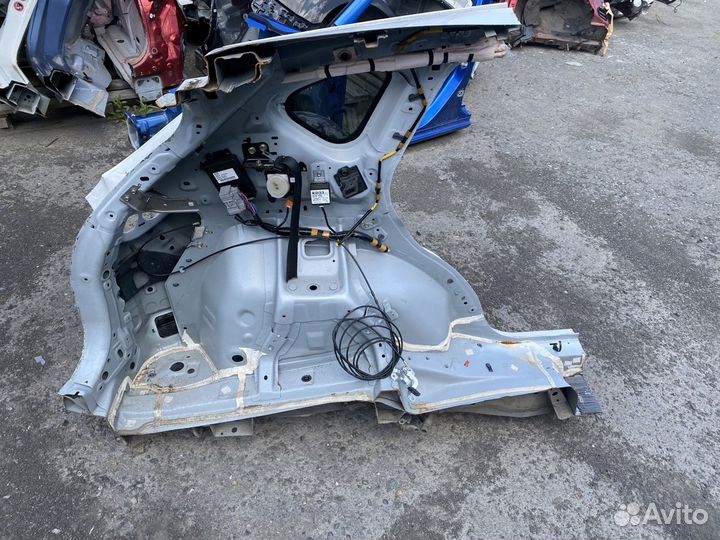 Крыло Б/У KDY371410B