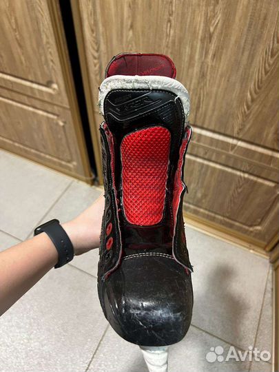 Хоккейные Коньки bauer vapor x700