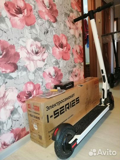 Новый электросамокат Midway I-one