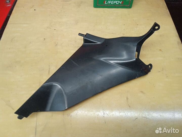 Suzuki GSX-R 1000 K5 - K6. Пластик внутренний