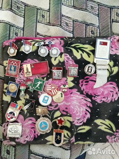 Значки в ассортименте