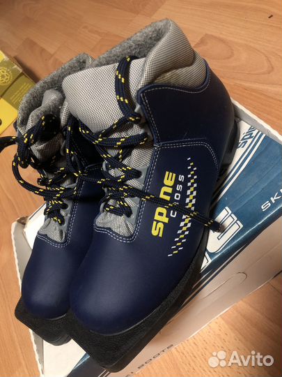 Лыжные ботинки