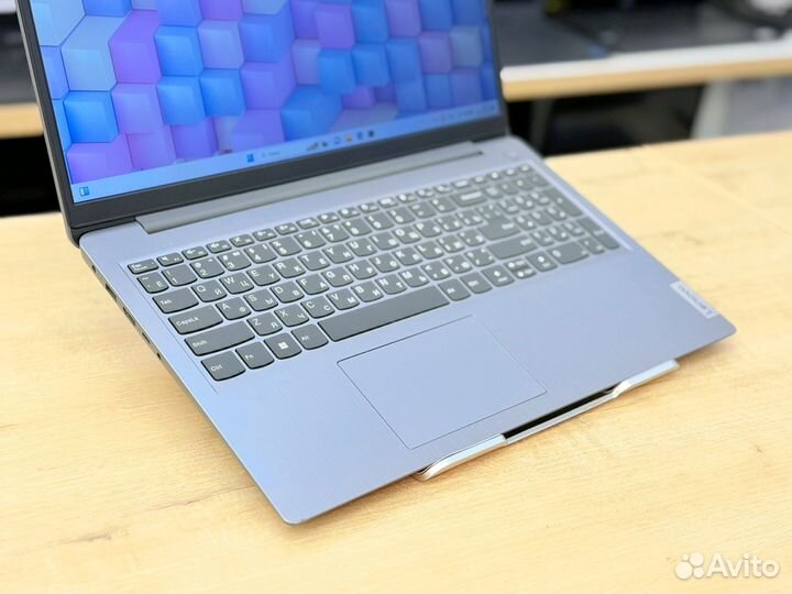 Ультрабук Lenovo IPS AMD Ryzen 3 5300U + 8 RAM