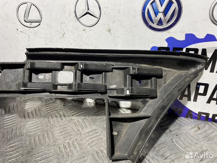 Кронштейн бампера задний правый VW Touran 1