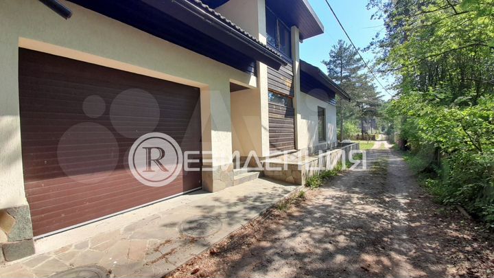 Дом 157 м² на участке 4,5 сот.