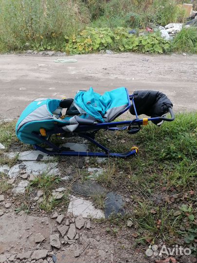 Снегокат с ручкой и колесами