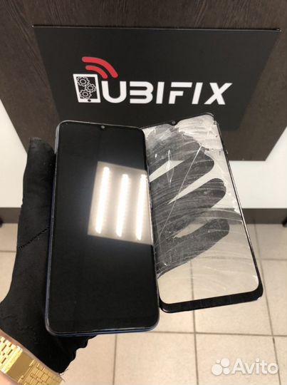 Переклейка дисплеев (ремонт любой сложности)