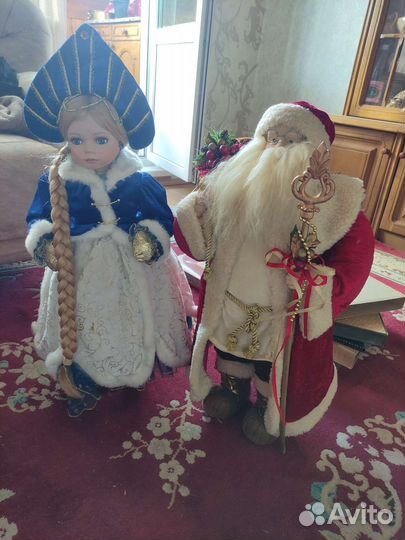 Фарфоровая снегурочка и дед мороз
