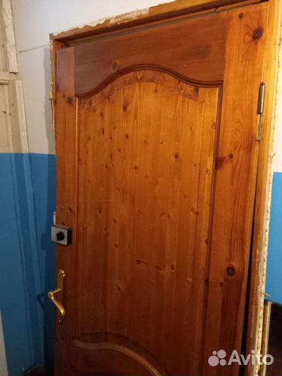 Дверь дерев. Б/у