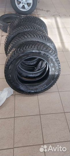 Goodyear Ultragrip Ice Arctic 215/65 R16 98T