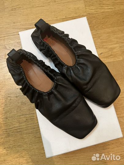 Балетки Neous