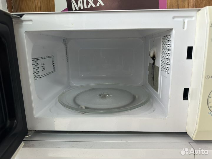 Микроволновая печь Midea MM720CFB