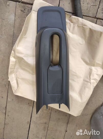 Центральный тоннель пола на LADA Vesta