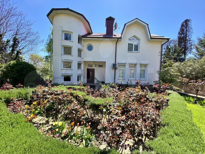 Дом 329 м² на участке 21 сот.