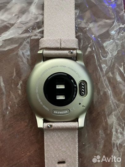 Garmin VivoMove Style Gold (новые)