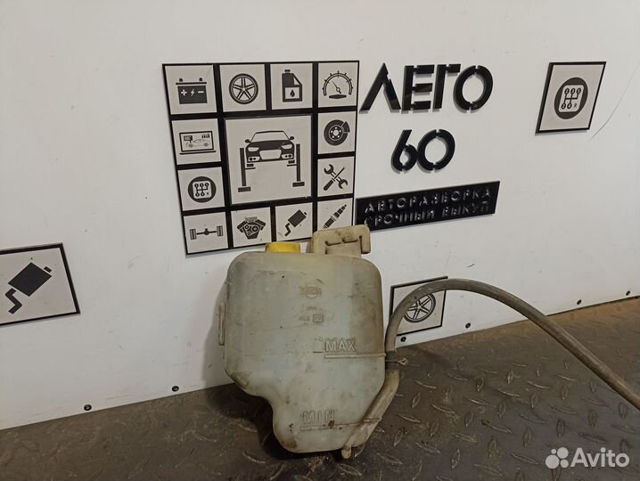 Бачок для Nissan Maxima A32