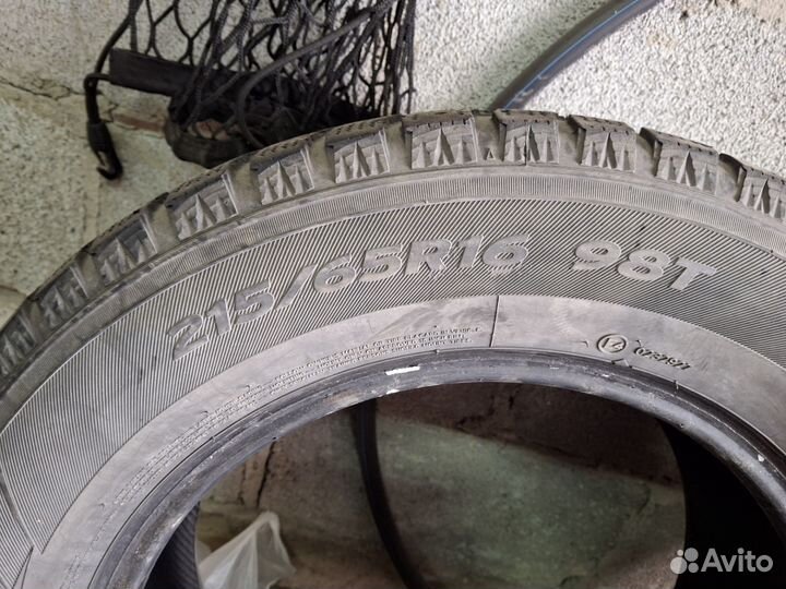 Hankook Dynamic RF04 215/65 R16